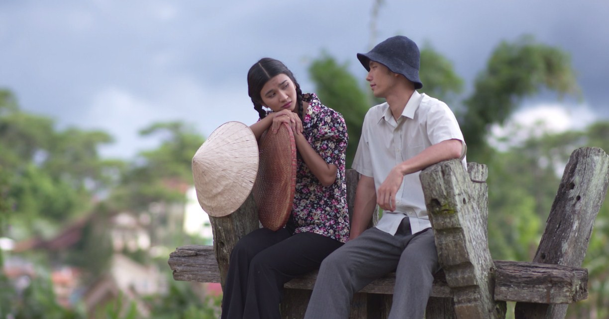 Mộng Phù Hoa: Kim Tuyến lần nữa bị cha dượng cưỡng hiếp, vậy mà mẹ ruột chỉ đứng nhìn!